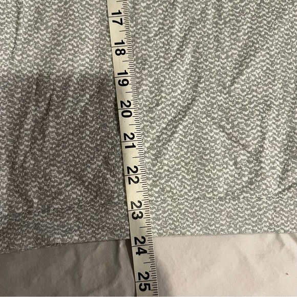 Athleta Flurry Peak Turtleneck - Grey Textured Seamless - Small - Picture 10 of 11